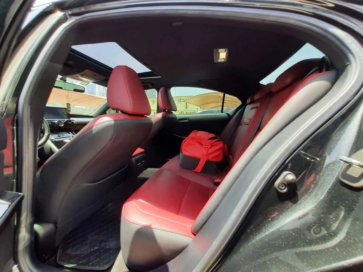 Car image 13