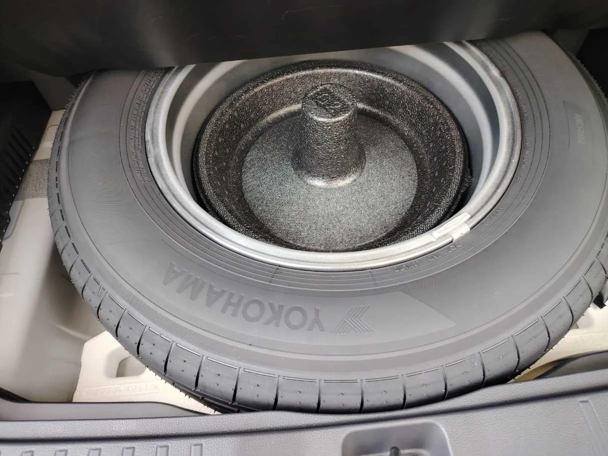 Car image 33