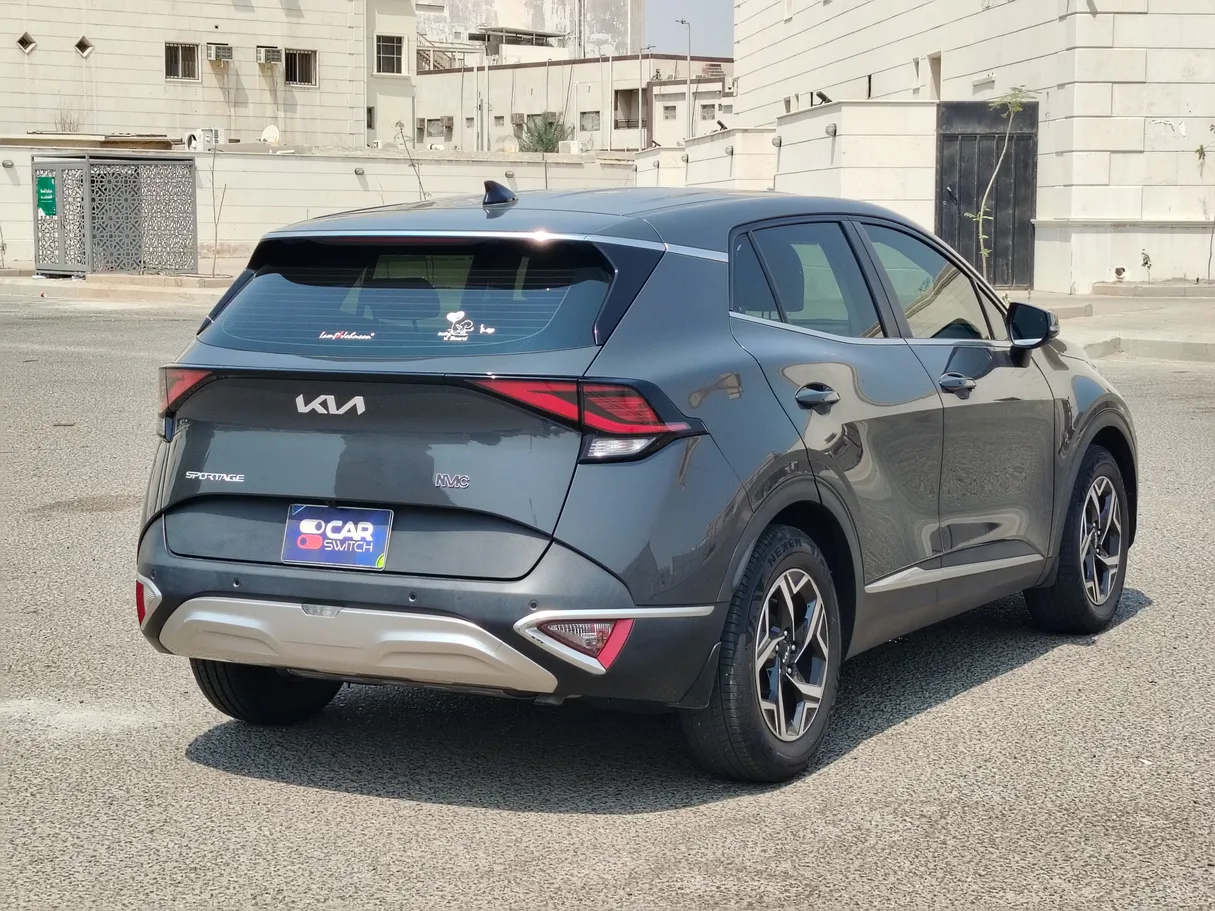Car image 5