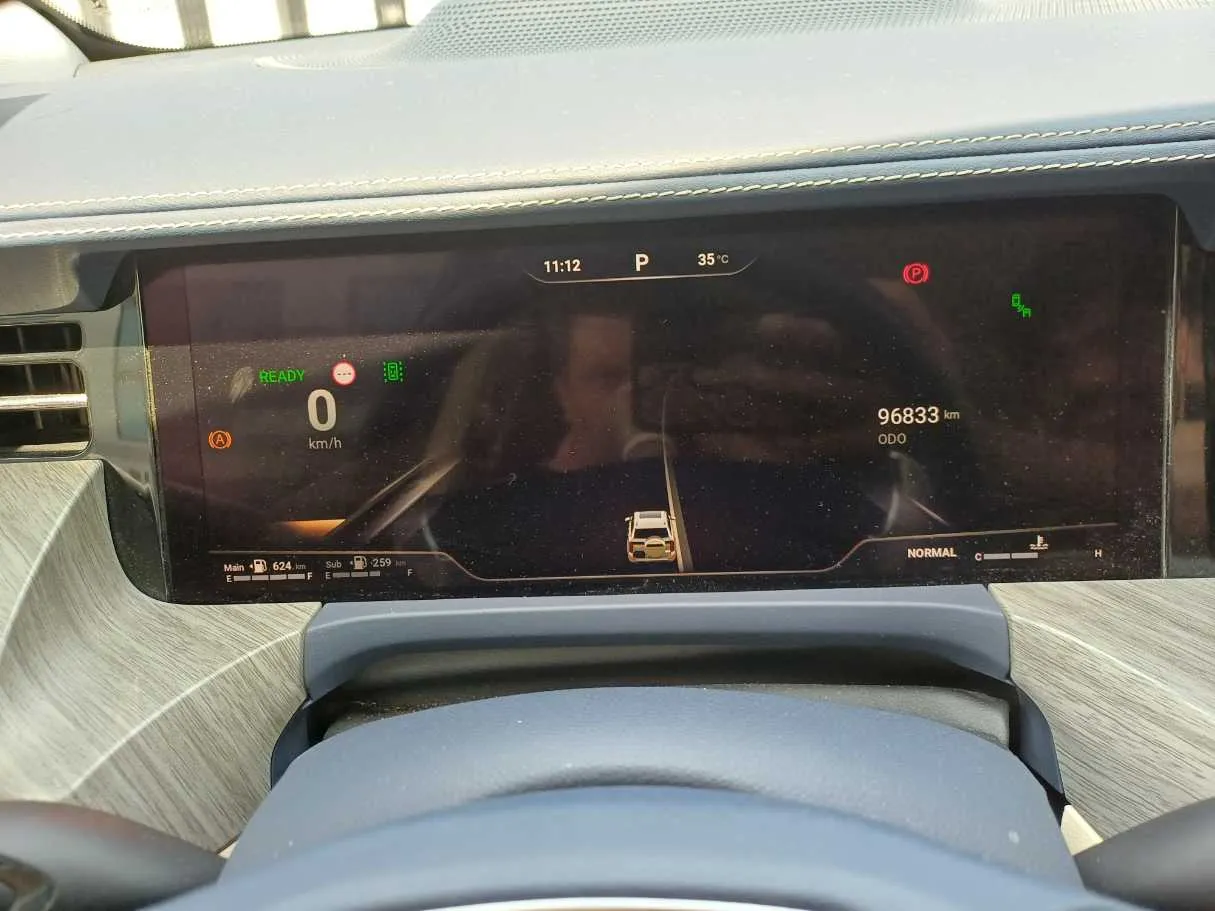 Car image 19