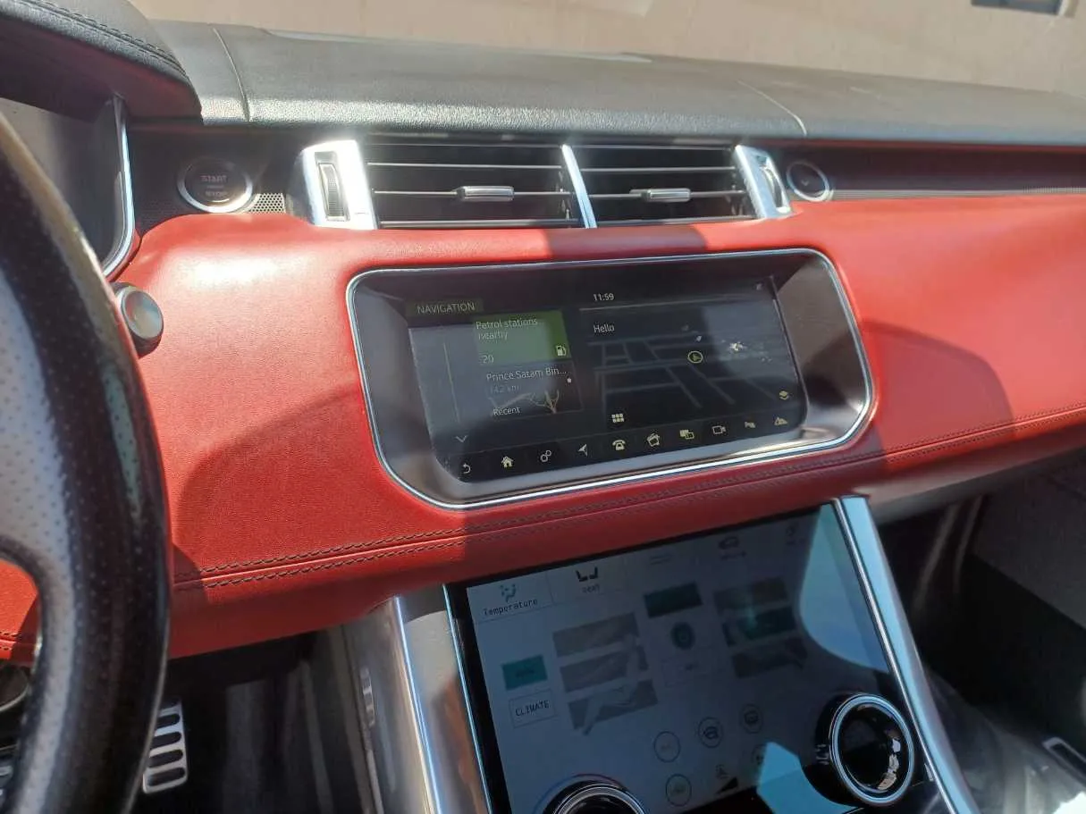 Car image 17
