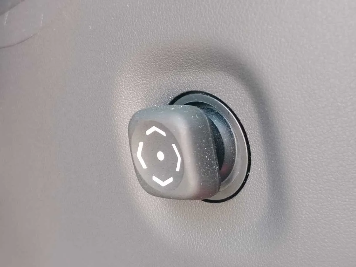 Car image 37