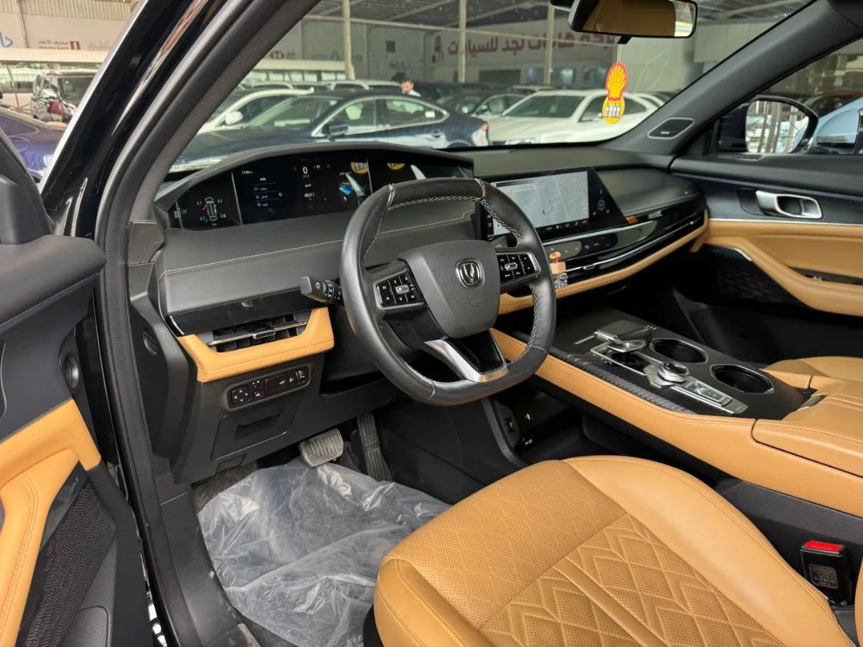 Car image 15