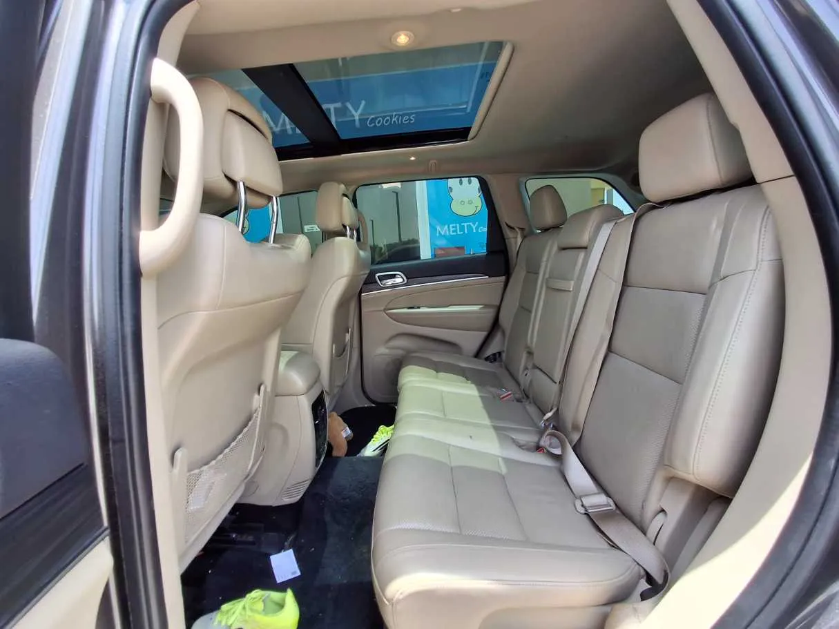 Car image 13