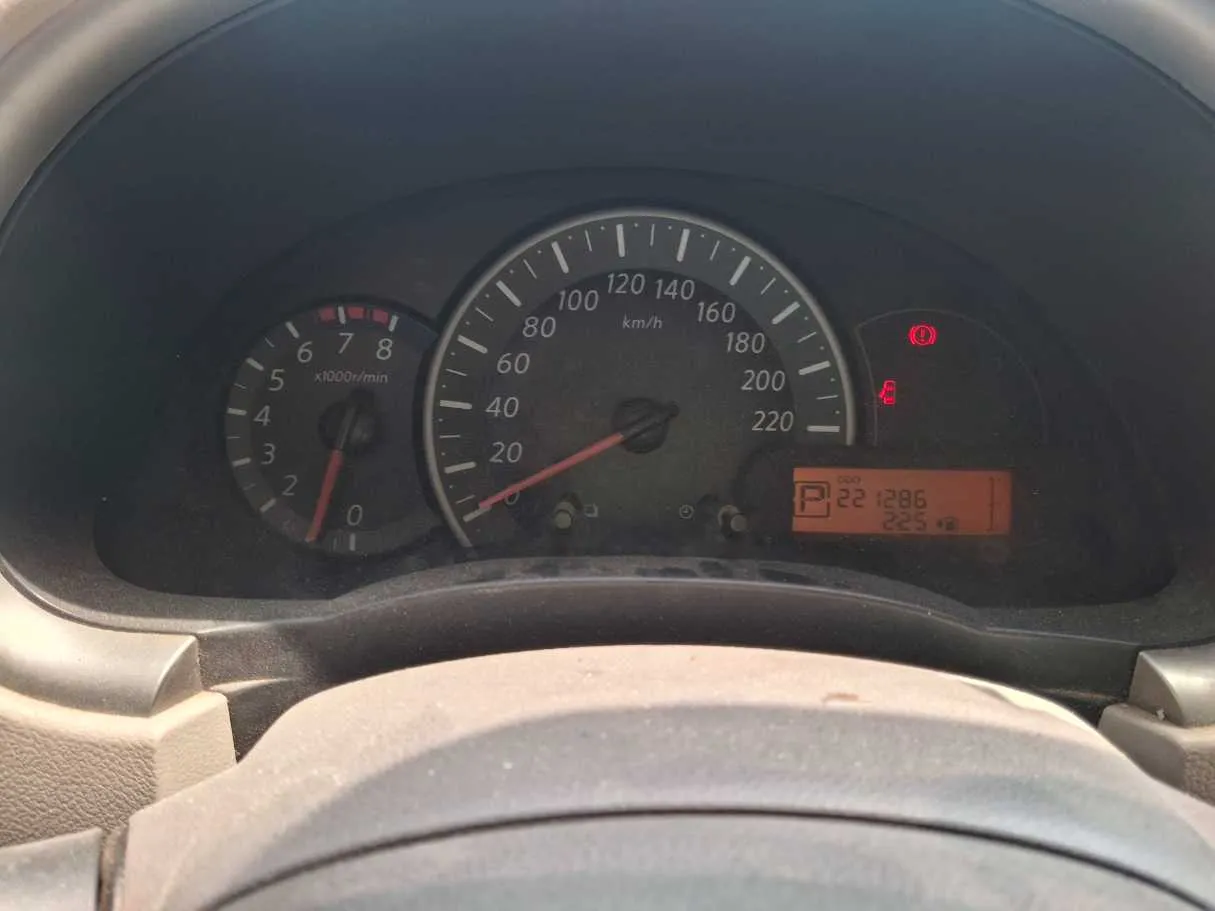 Car image 17