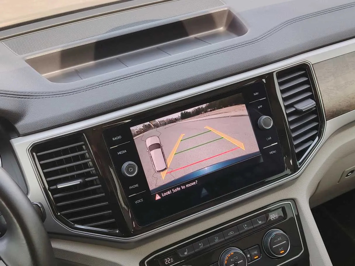 Car image 32