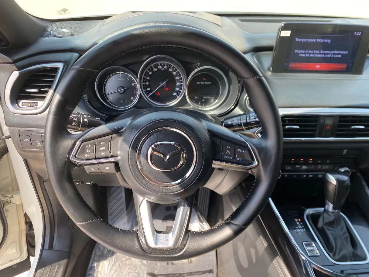 Car image 17