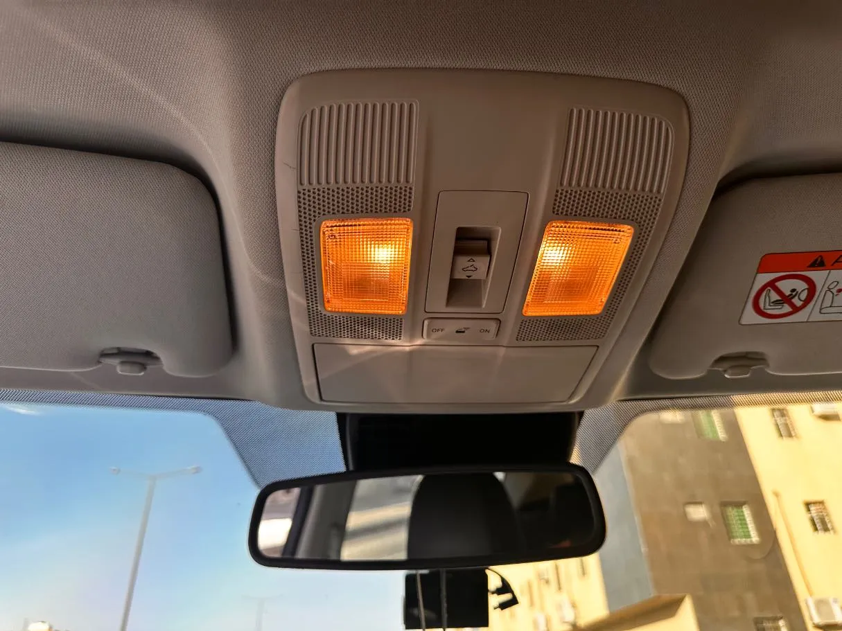 Car image 25