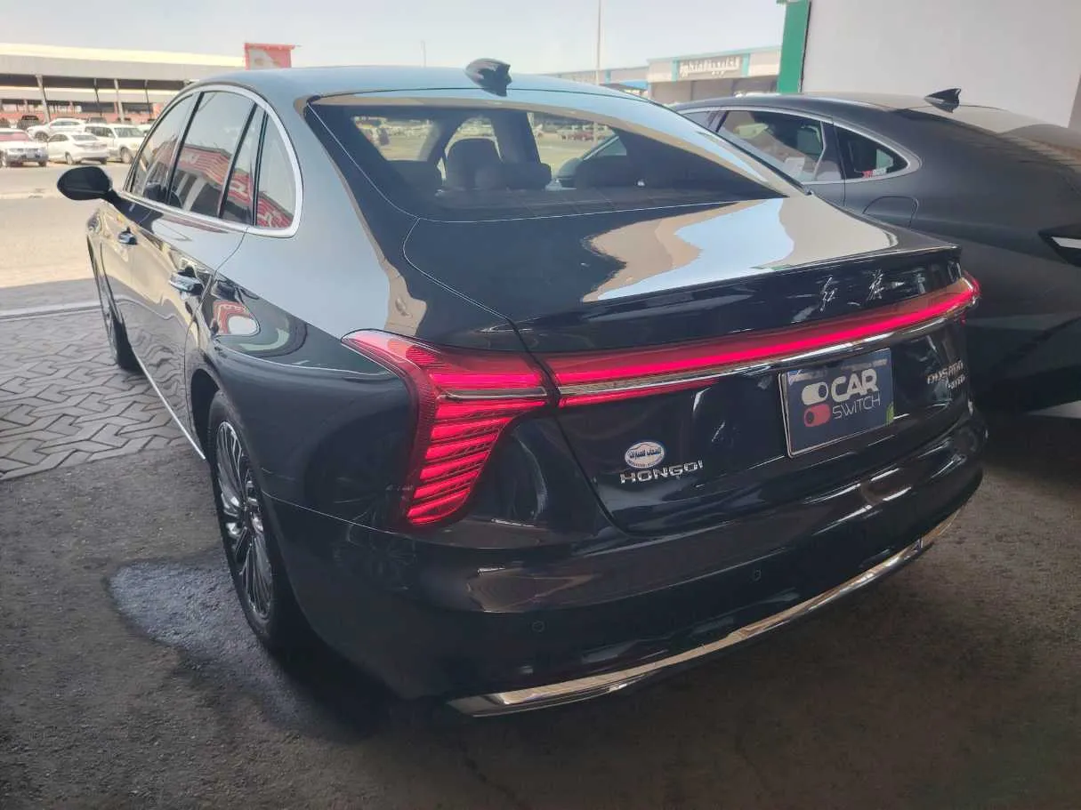 Car image 7