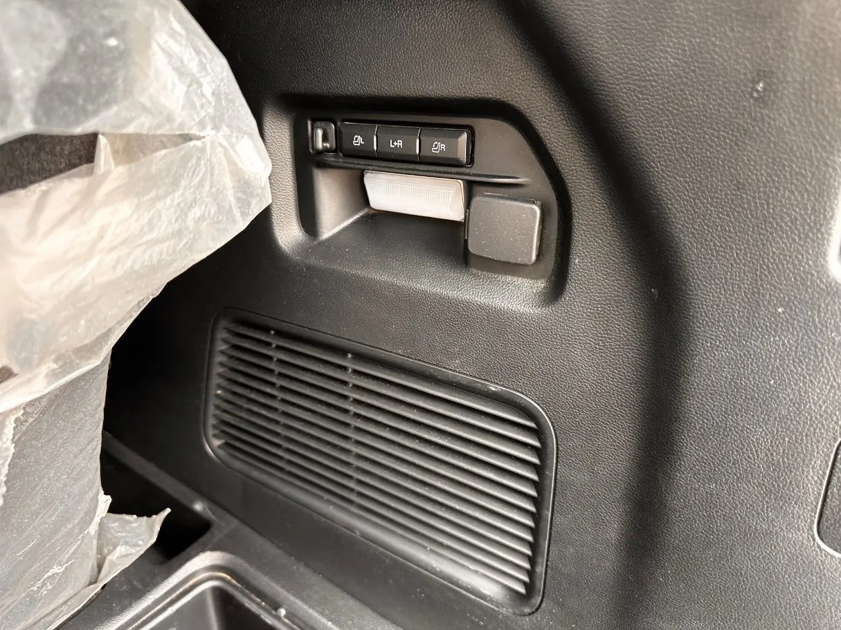 Car image 31