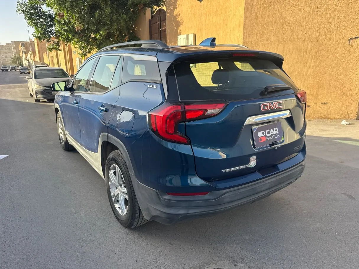 Car image 7