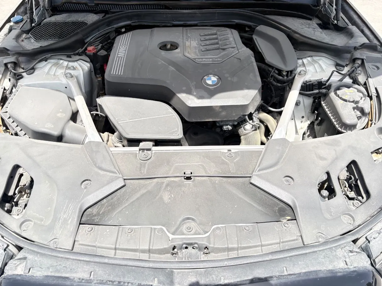 Car image 30