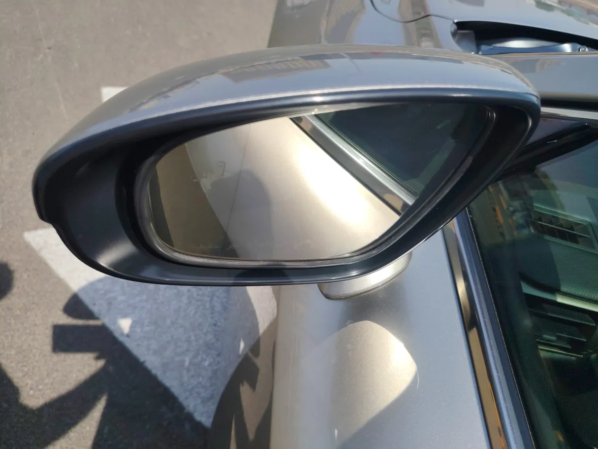 Car image 34