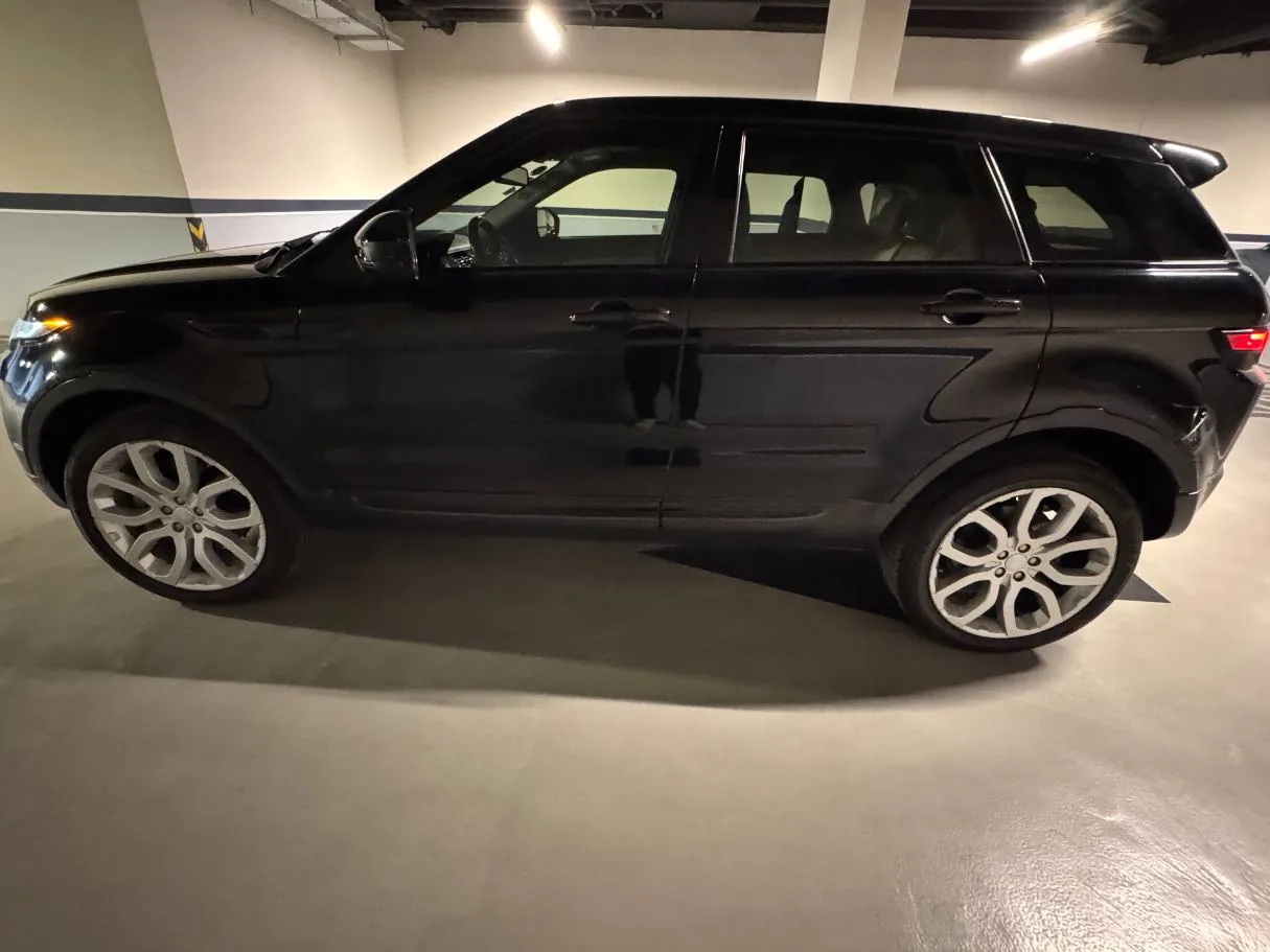 Car image 8