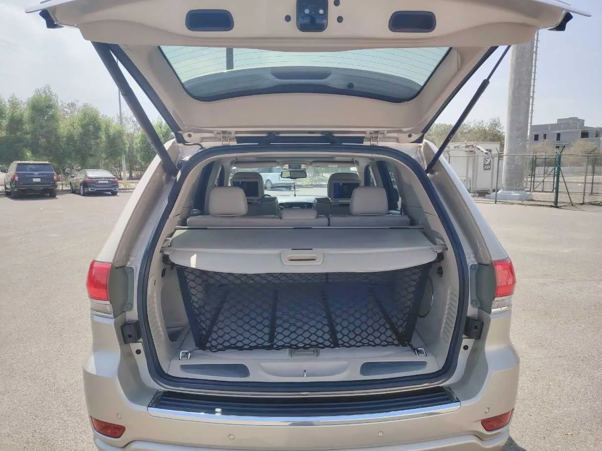 Car image 25