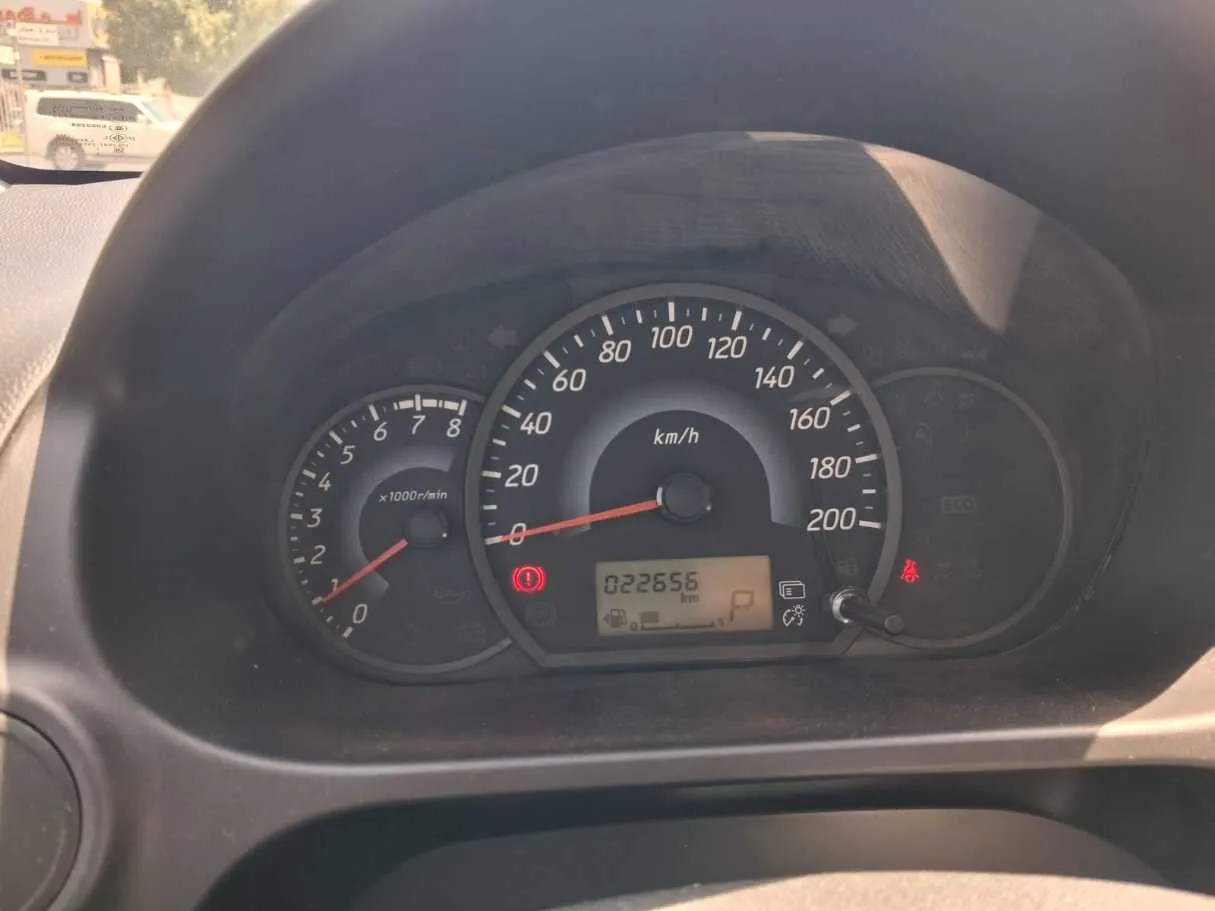 Car image 13
