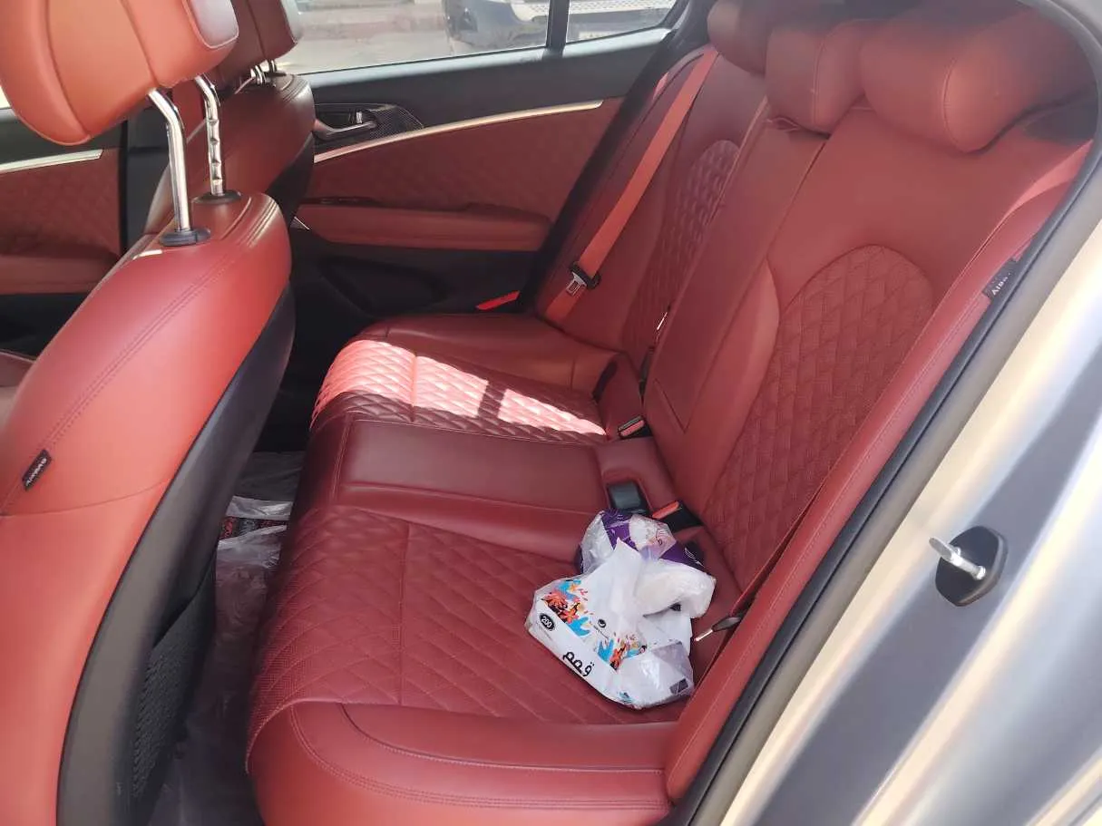 Car image 16