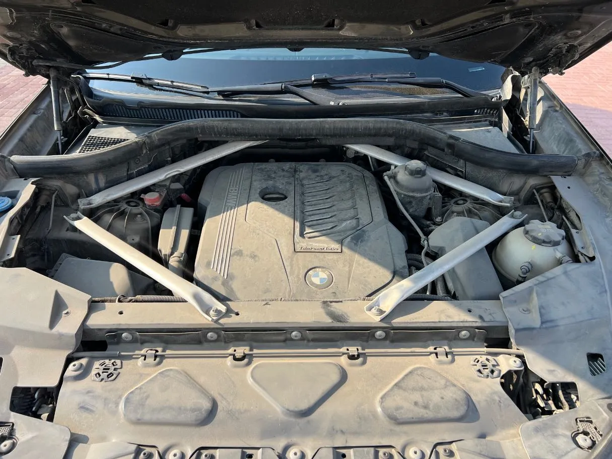 Car image 28