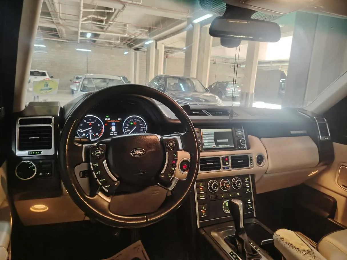 Car image 26