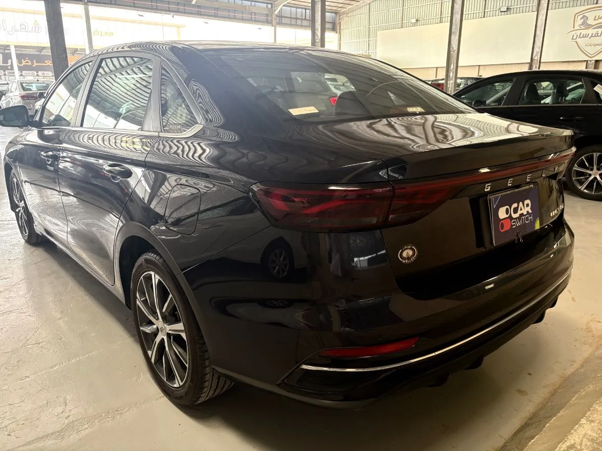 Car image 6