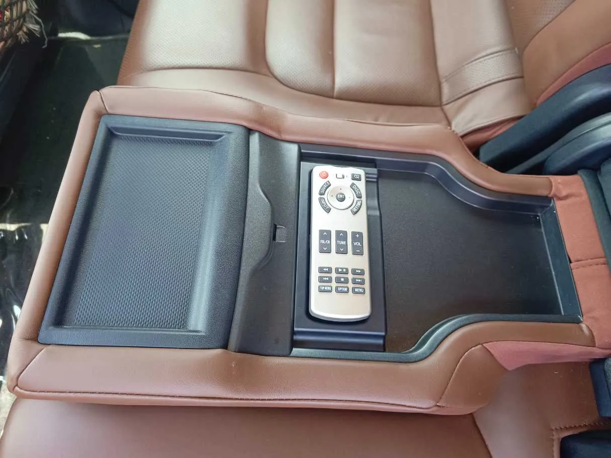 Car image 38