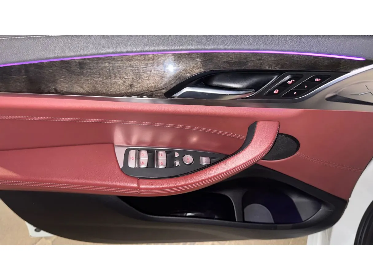 Car image 28