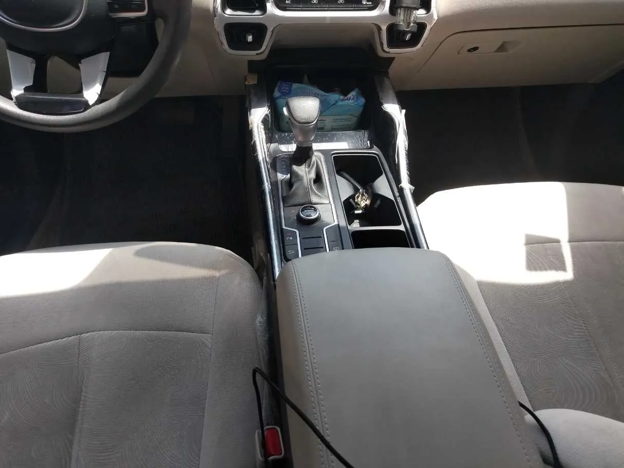 Car image 23