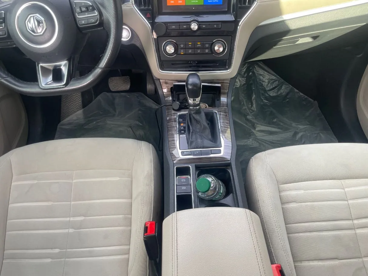 Car image 18