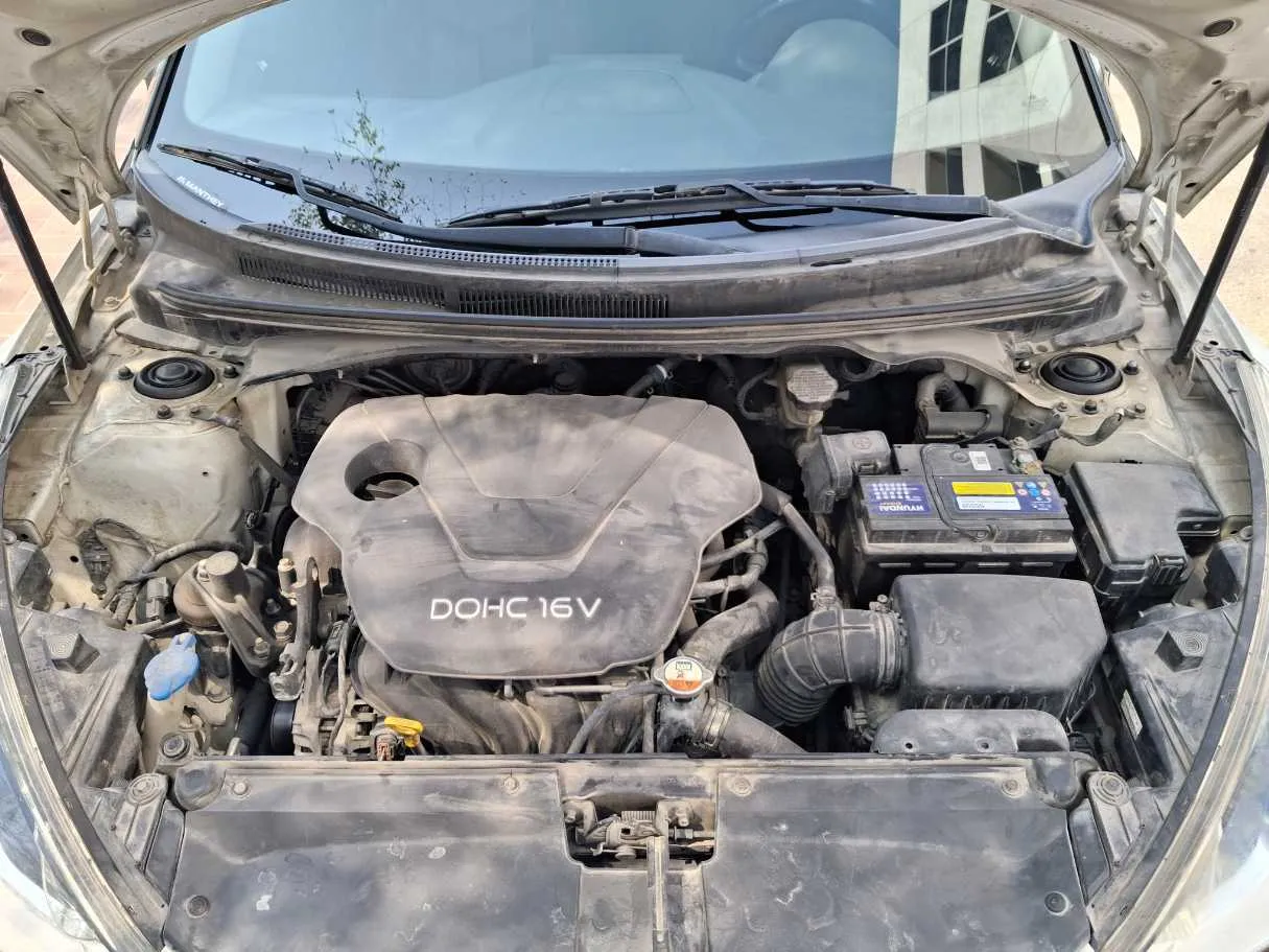 Car image 19