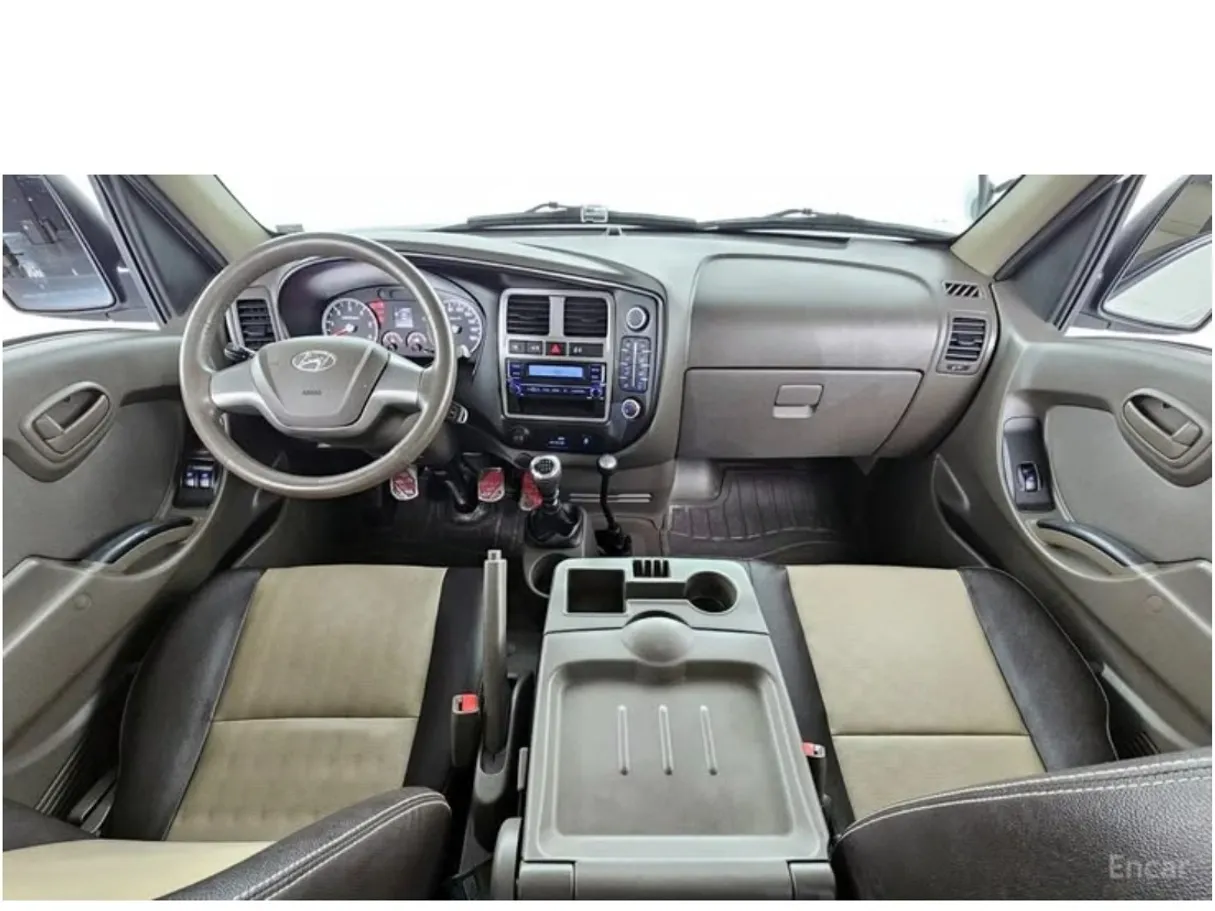 Car image 5
