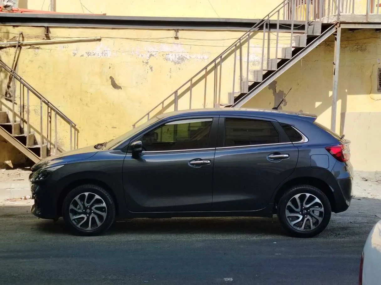 Car image 8
