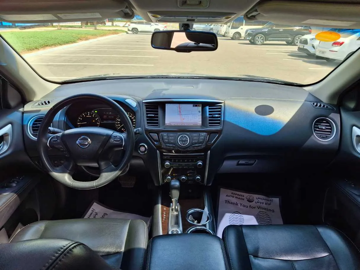 Car image 15