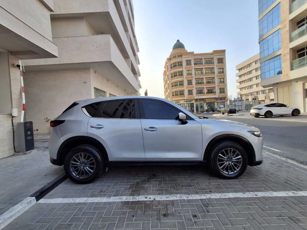 Car image 8