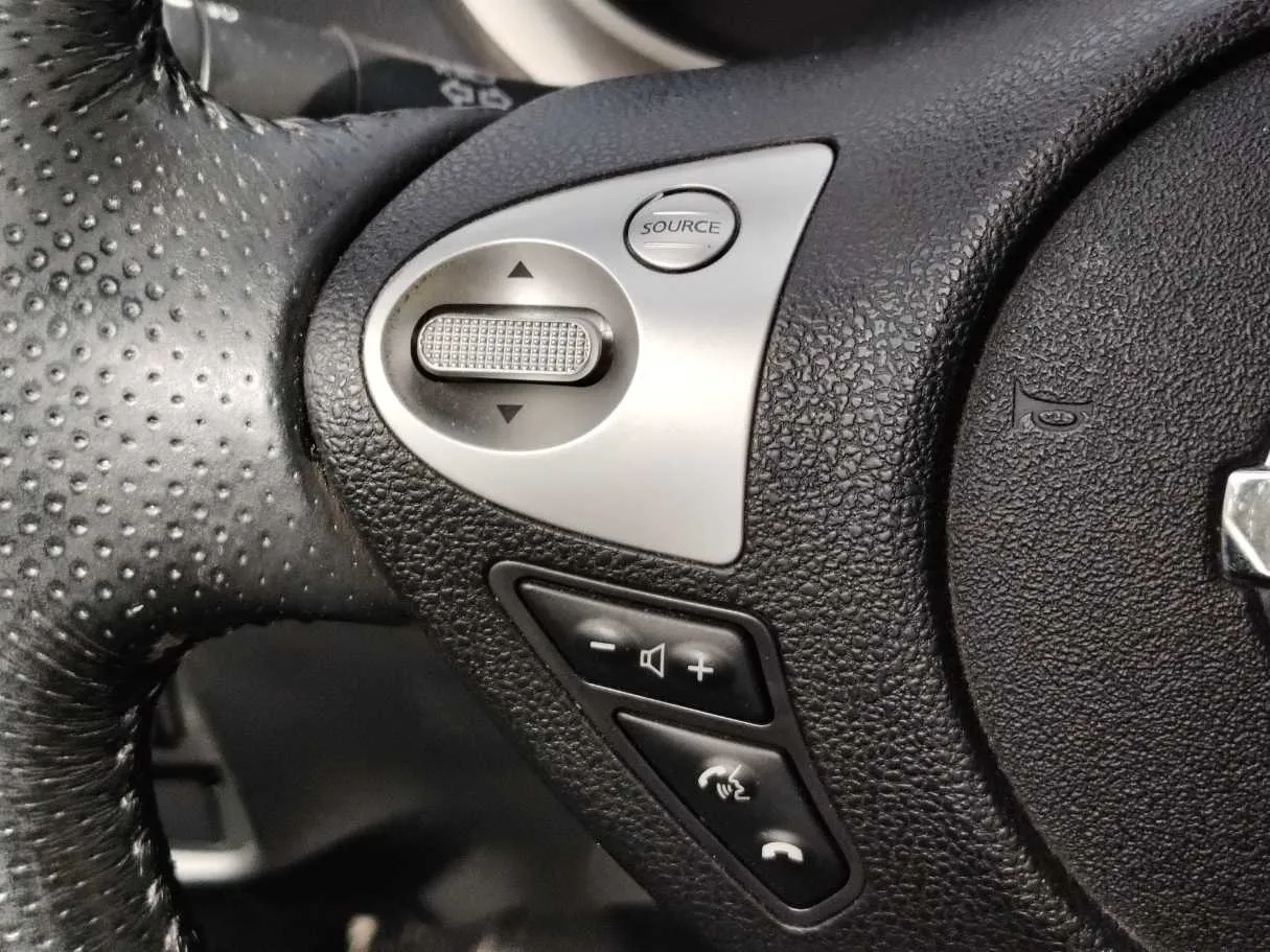 Car image 25