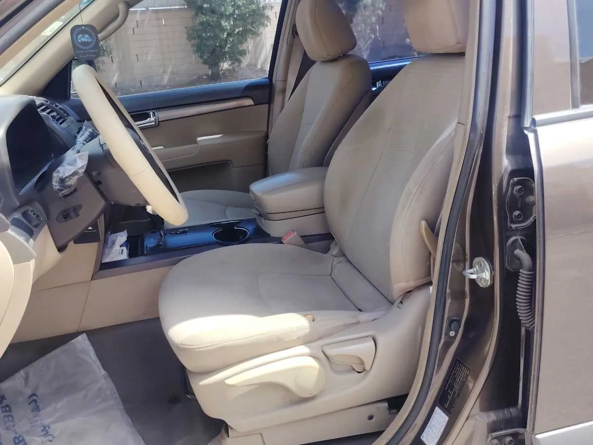 Car image 13