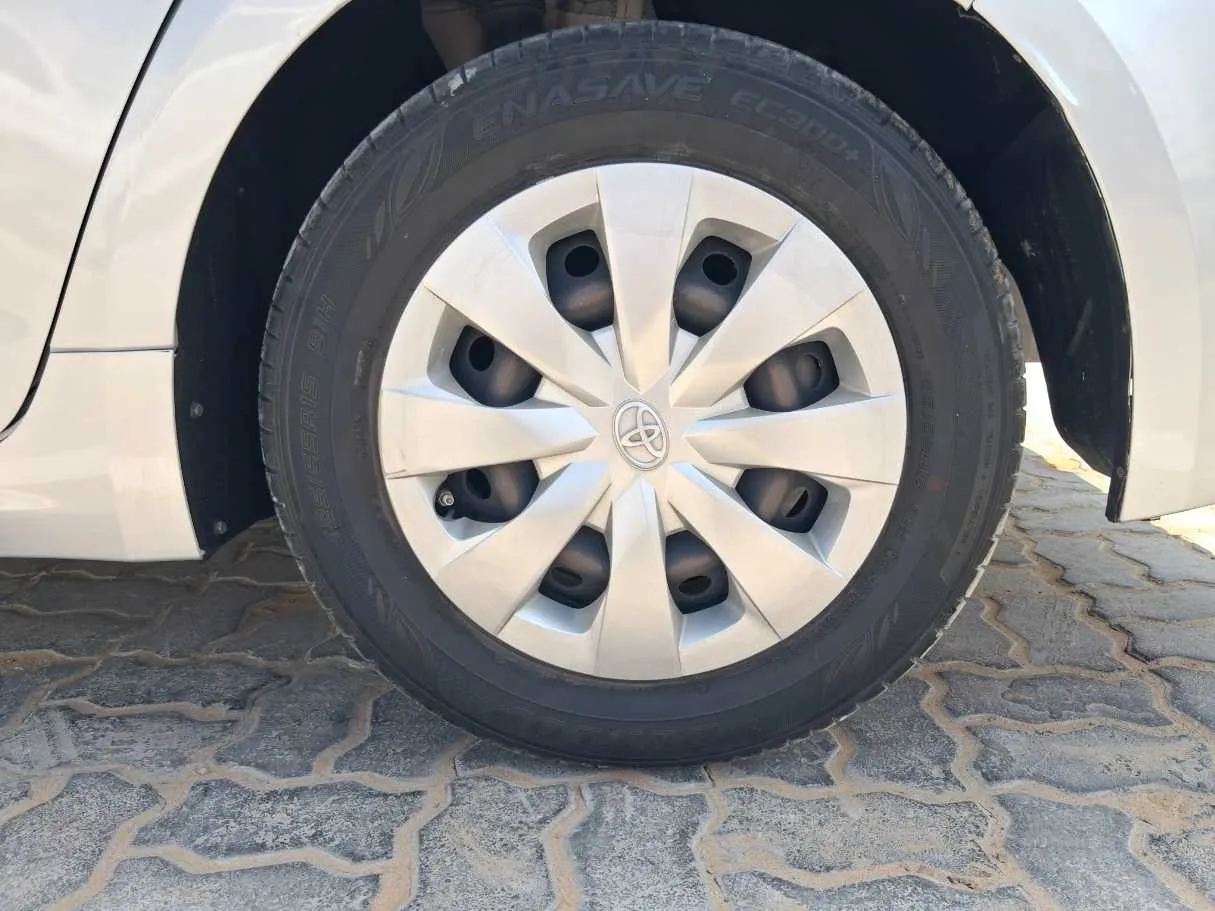 Car image 9