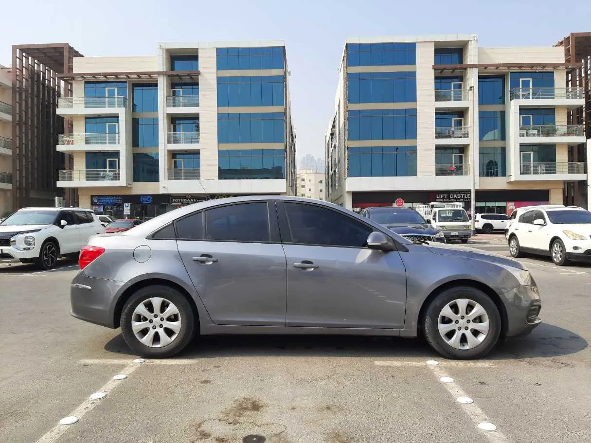 Car image 8