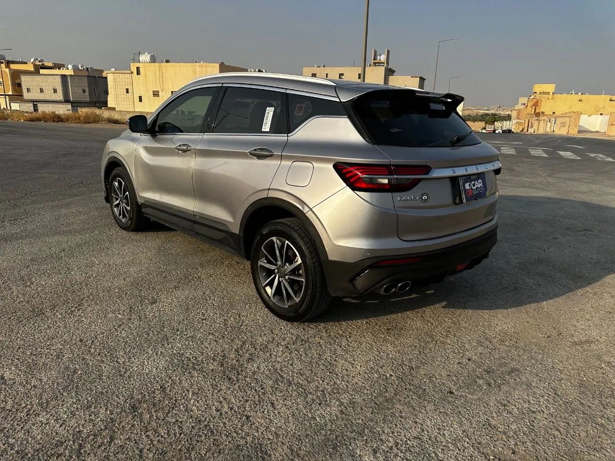 Car image 7