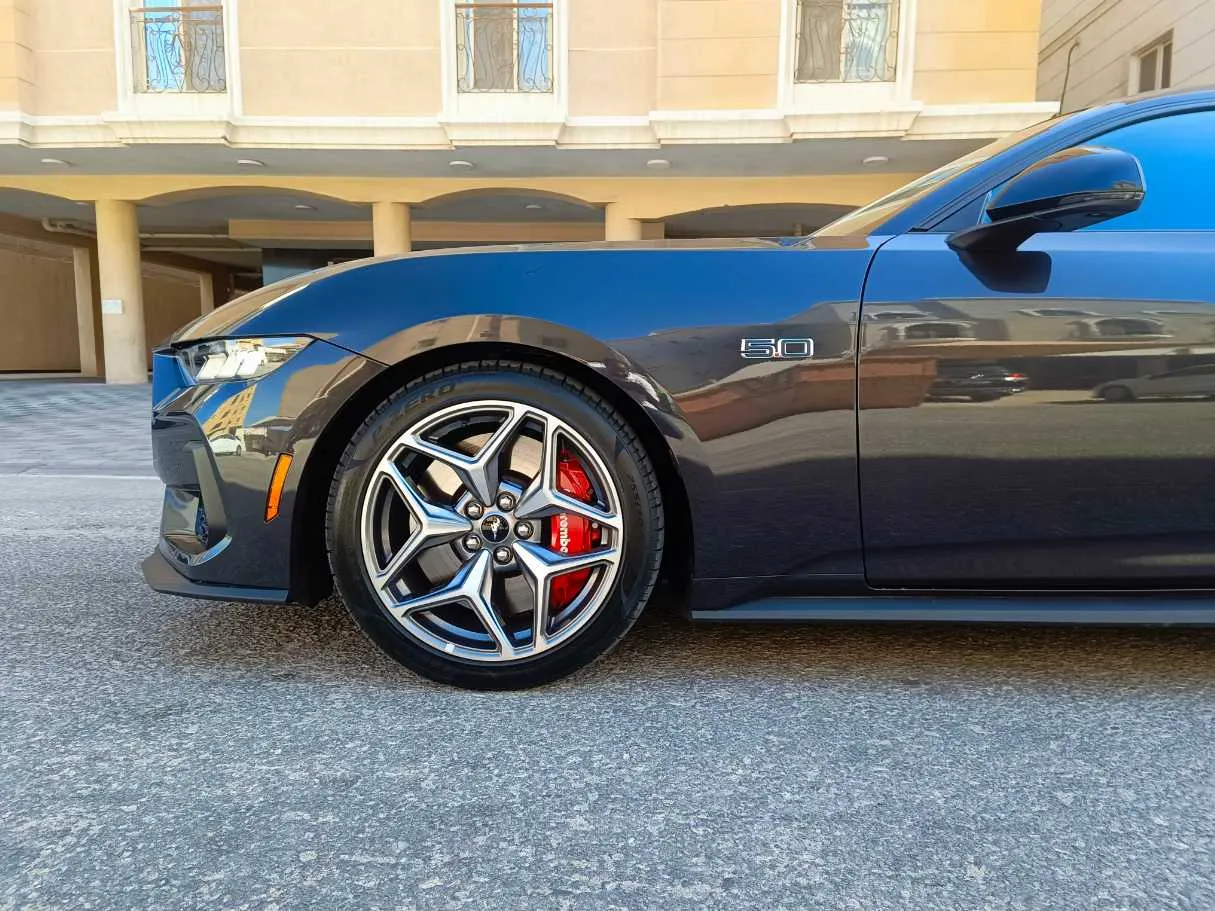 Car image 10
