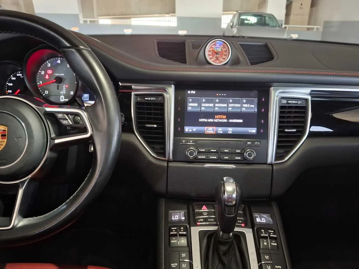 Car image 15