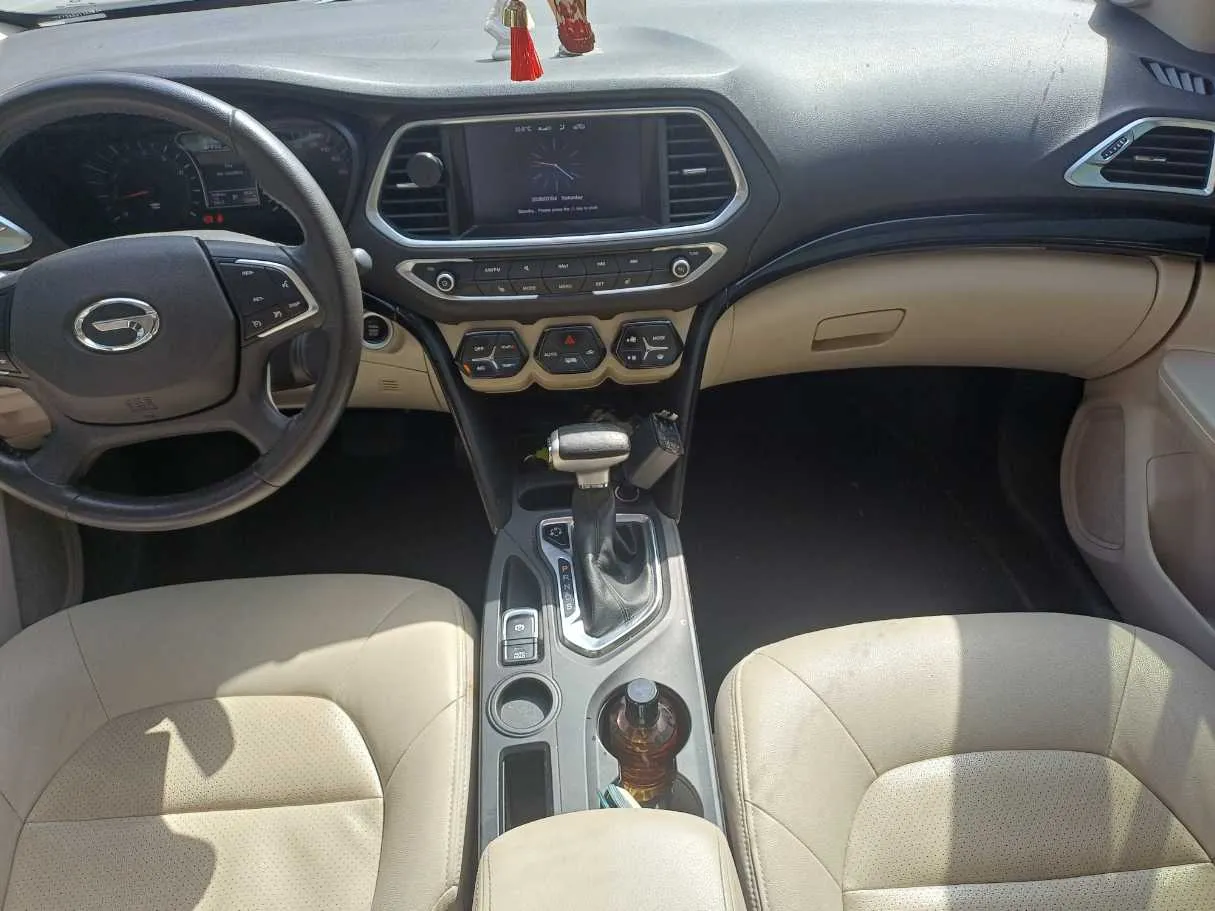 Car image 15