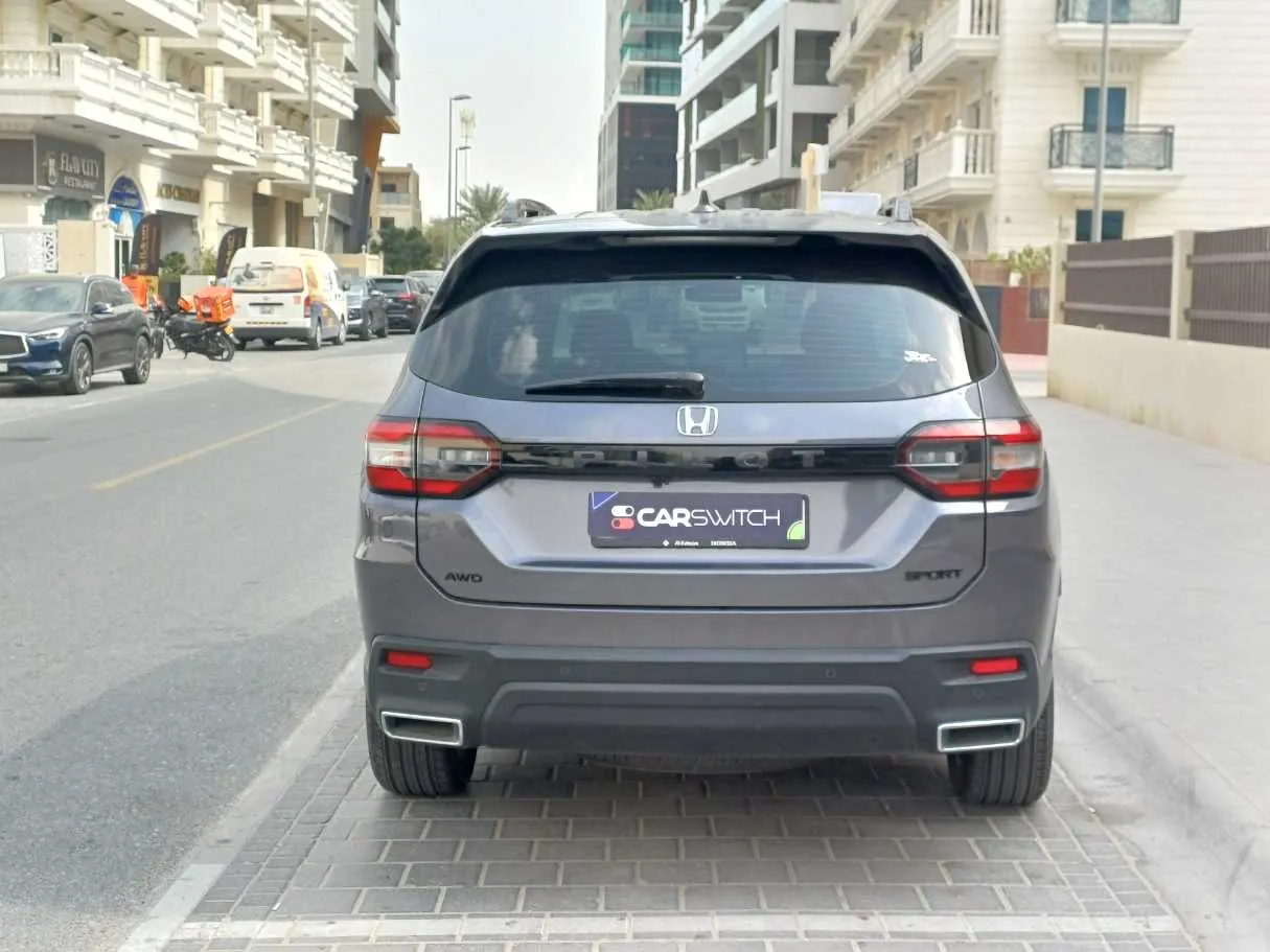 Car image 5