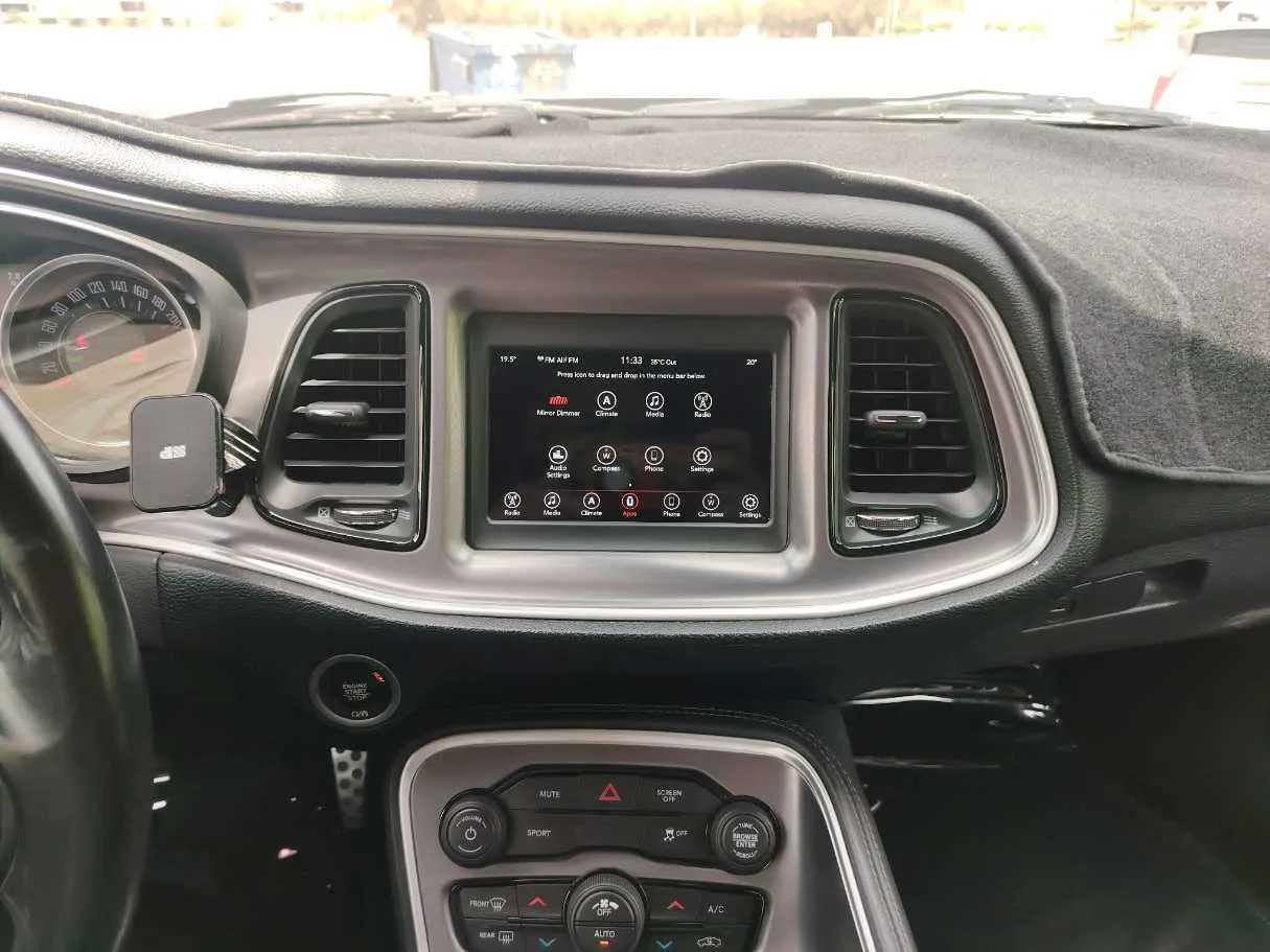 Car image 25