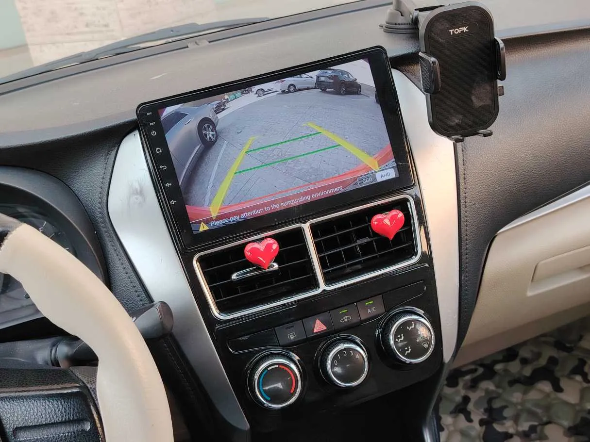 Car image 19