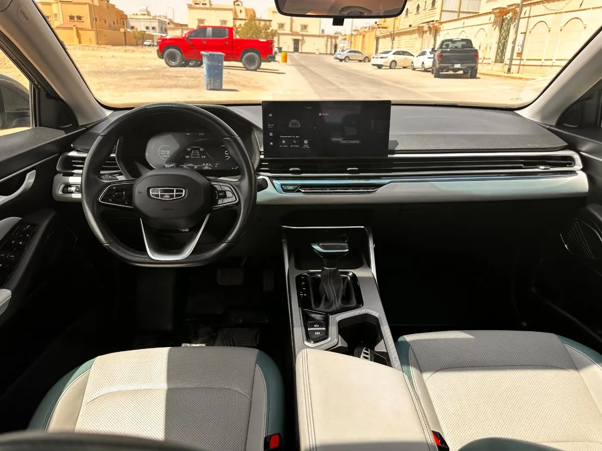 Car image 16