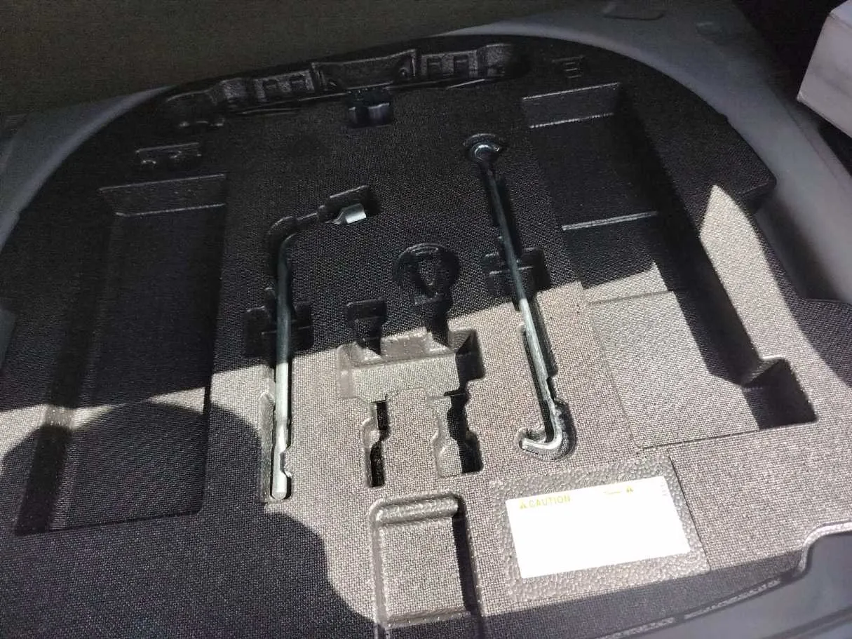 Car image 29