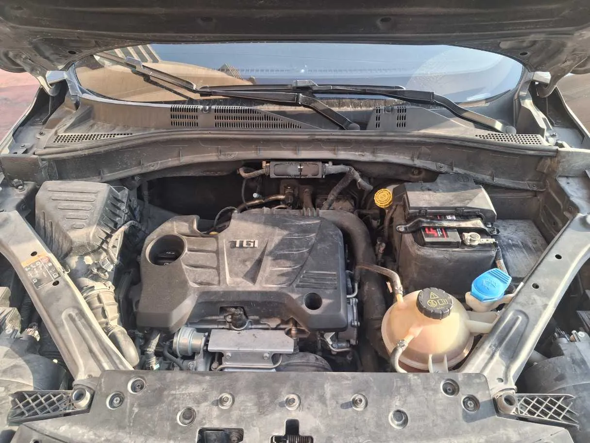 Car image 19