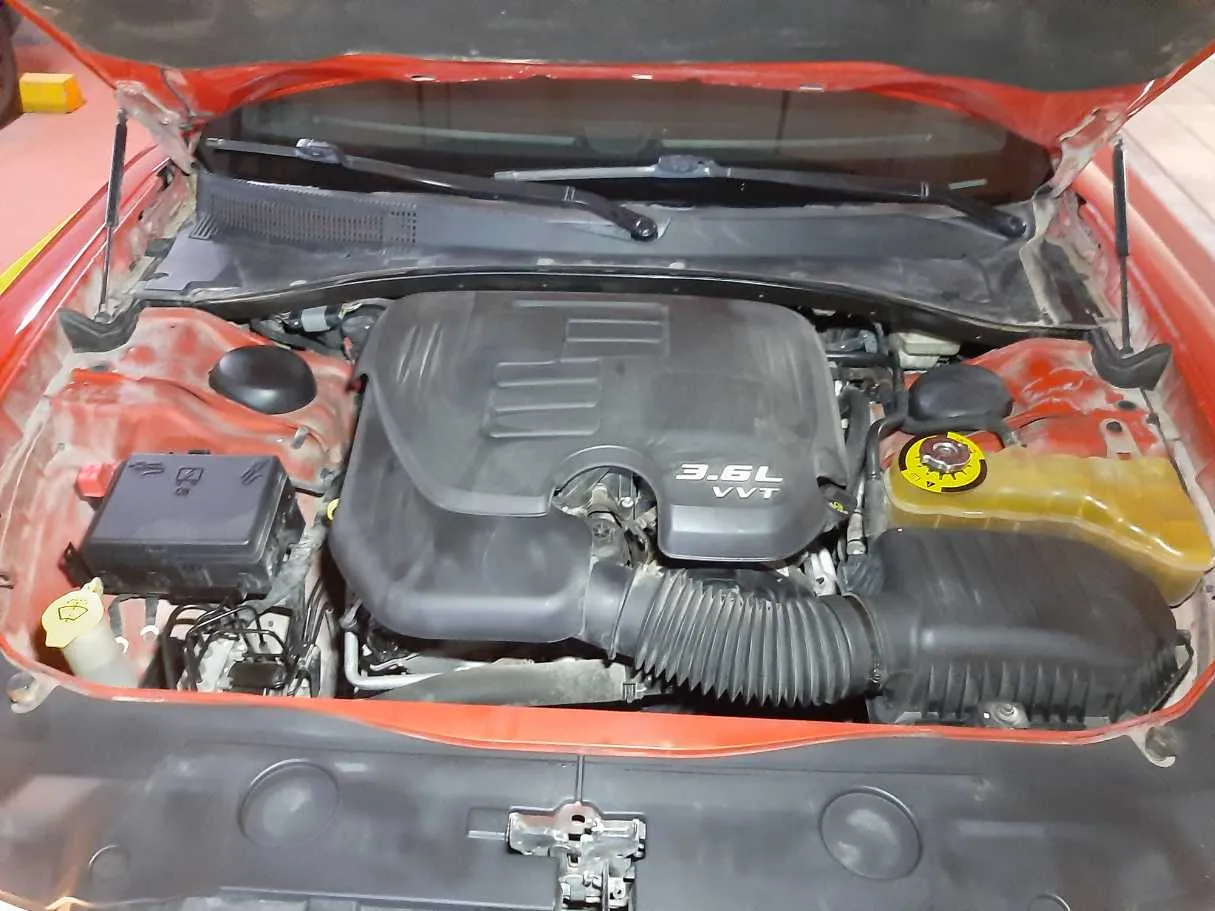 Car image 19