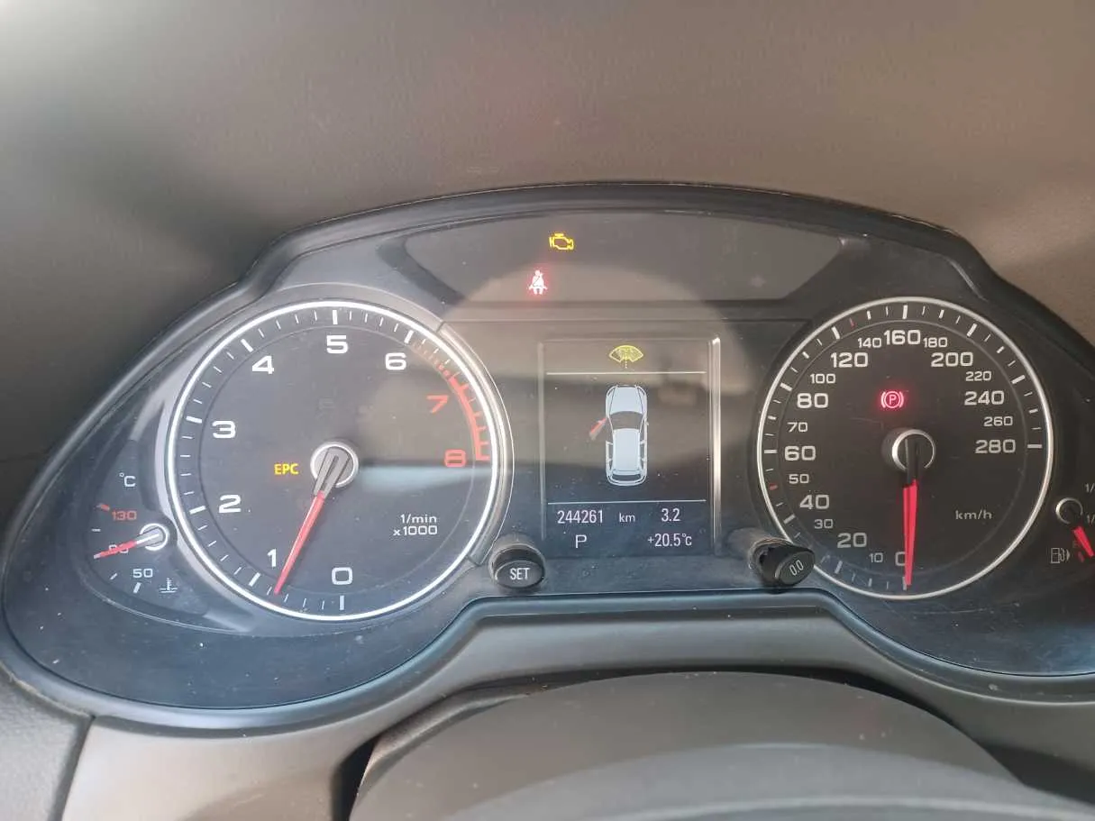 Car image 19