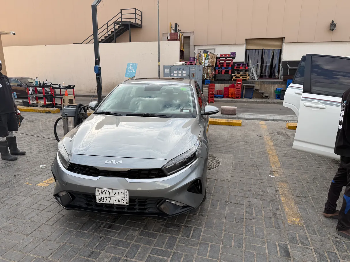 Car image 2